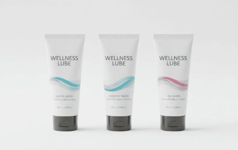 Trois types de lubrifiants côte à côte eau silicone et huile pour comparaison