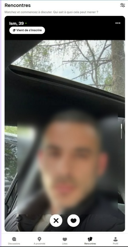 Mode Rencontres Badoo : profil en swipe avec boutons like et pass